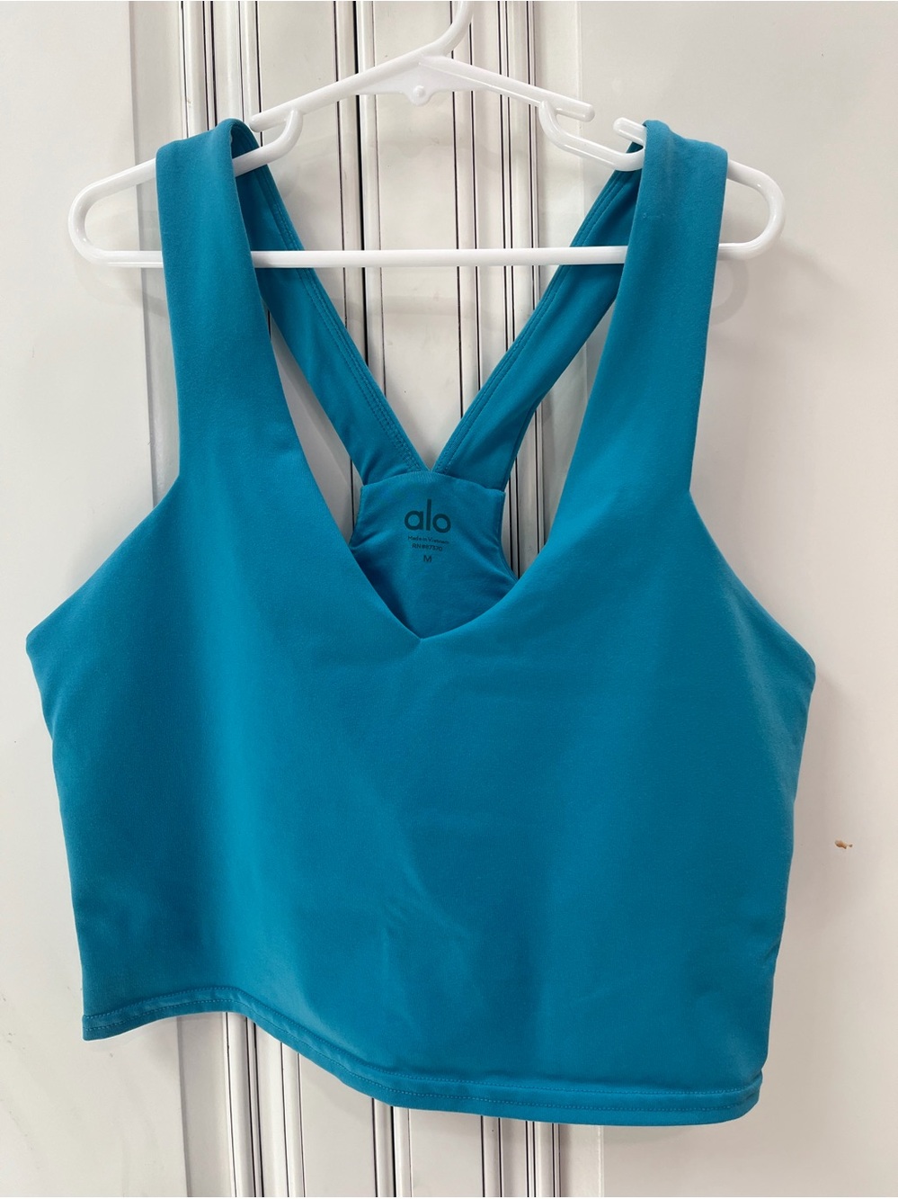 🔥🔥 ALO Yoga Teal Racerback Crop Tank! 🔥🔥